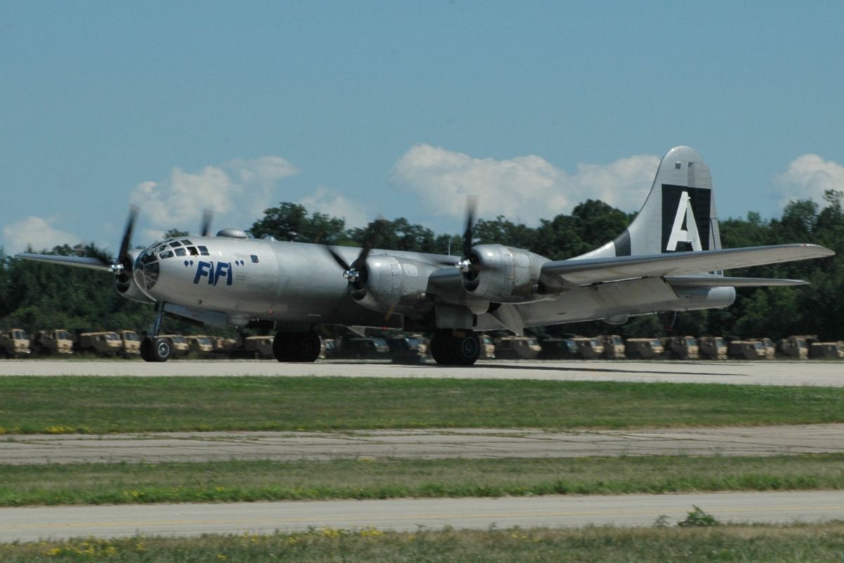 Rod's Aviation Photos: EAA Airventure 2011, Oshkosh Aircraft Bel - Ces