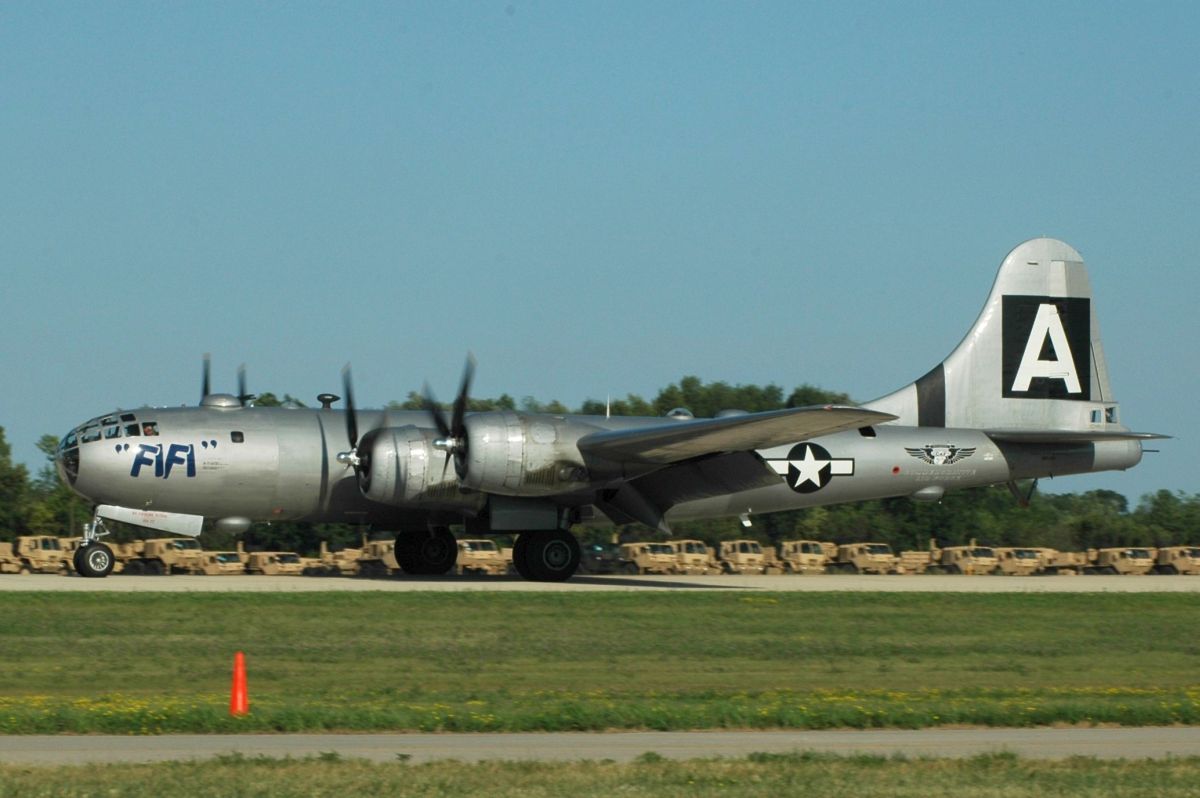 Rod's Aviation Photos: EAA Airventure 2011, Oshkosh Aircraft Bel - Ces